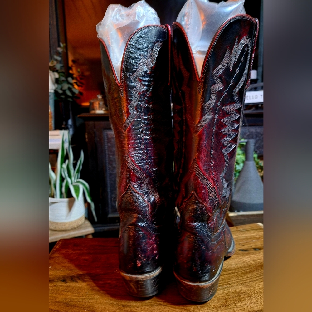 Lucchese Classic 2000 Full Quill Ostrich leather in a Black Cherry. - Picture 3 of 11